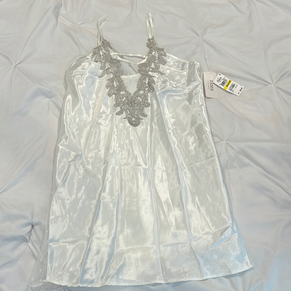 Macys Flora ivory short nightgown